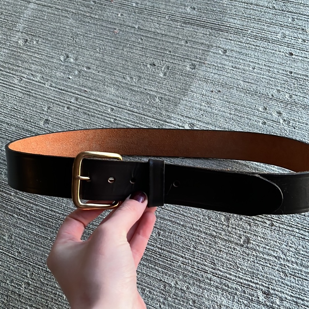 VINTAGE genuine leather simple brown belt with gold buckle - Picture 3 of 5